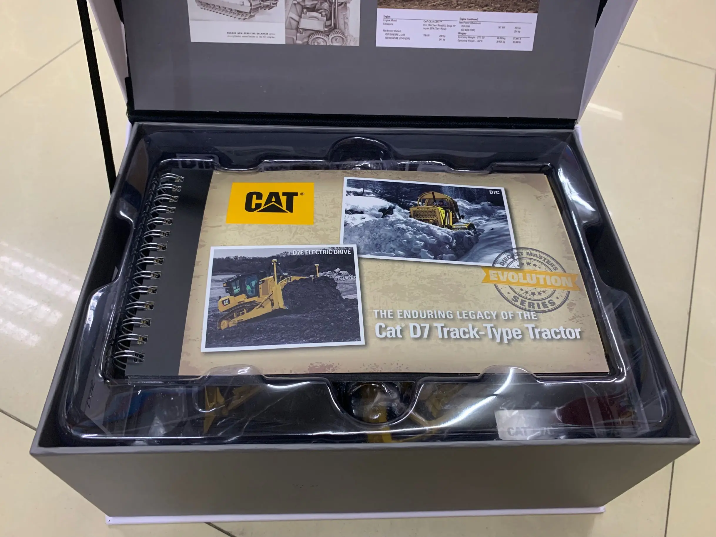 Трактор D7C и трактор D7E набор из 2 предметов металлическая модель в масштабе 1/50 от