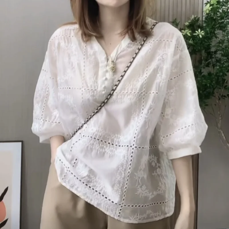 Женская кружевная блузка с вышивкой, белая Свободная Повседневная Блузка с перфорацией, элегантная рубашка с вышивкой, лето 28032 Женская кружевная блузка с вышивкой, белая Свободная Повседневная Блузка с перфорацией, элегантная рубашка с вышивкой, лето 28032