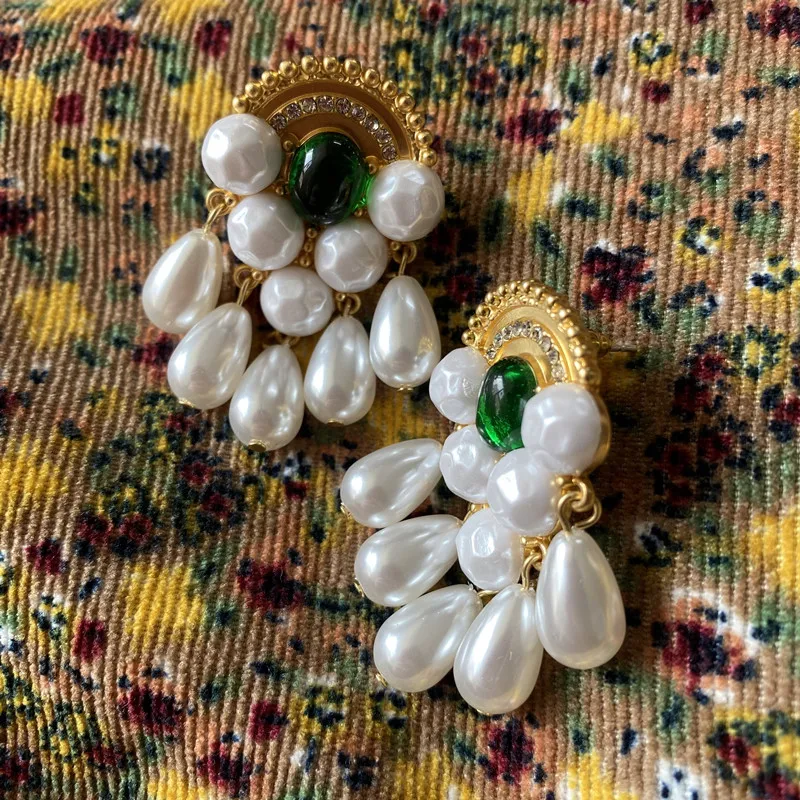 

Итальянское средневековое винтажное геометрическое стекло с отмеченными неровными каплевидными жемчужинами сверкающие серьги-гвоздики с инкрустацией полностью алмазами