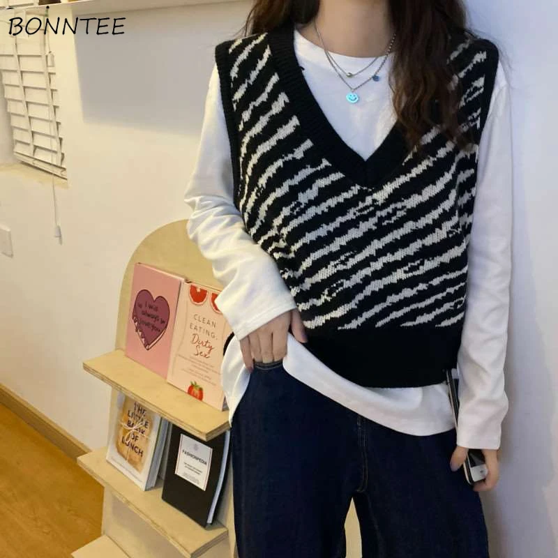 

Classic Cropped Sweater Vest Women V-neck All Match Tender Retro Ladies Zebra Striped Simple Korean Style Temperament New Chic