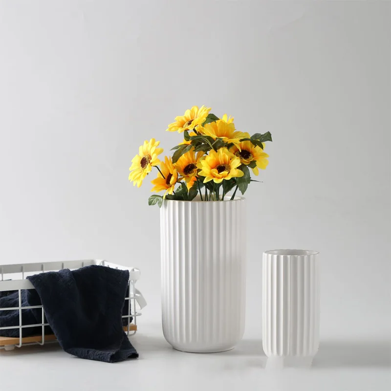 

Nordic creative modern minimalist home living room desktop high-end feeling ins style high-value ceramic vase decoration