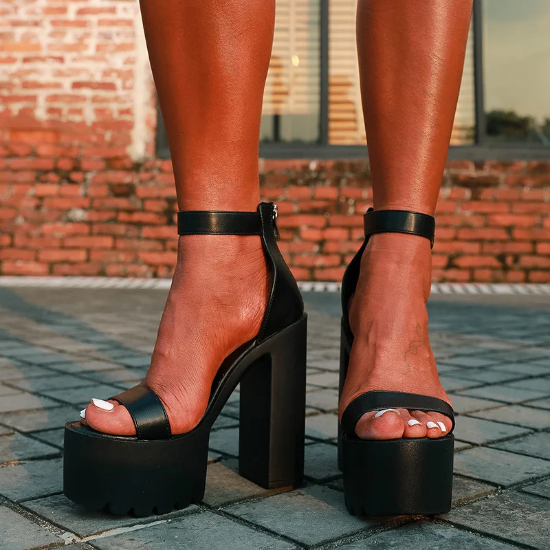 

Туфли-лодочки женские на платформе и высоком квадратном каблуке