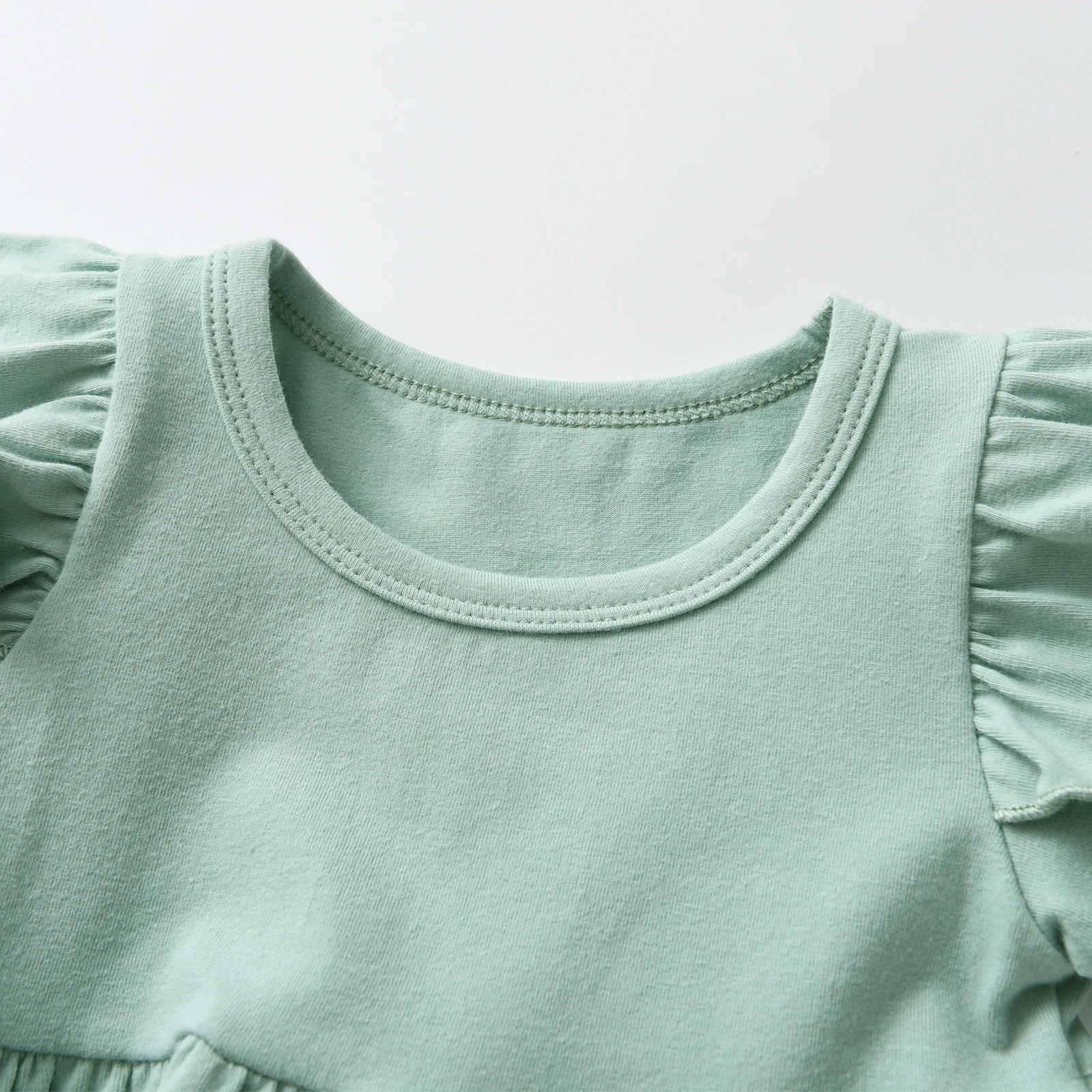 Детская одежда из хлопка с принтом: милый топ круглым вырезом короткими рукавами