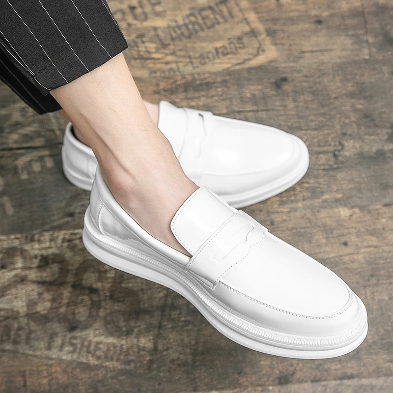 

New Men's Formal Shoes Loafers Size 38-45 Comfortable Men Dress Shoes Fashion White Casual Shoes for Men Tassel Wedding Footwear