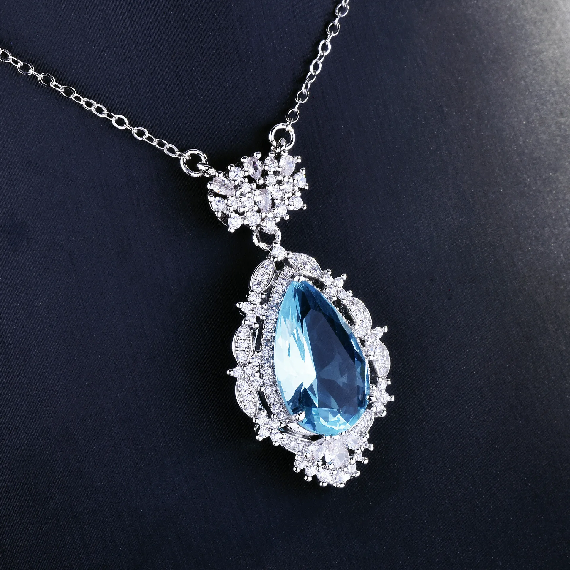 

Genuine 925 Sterling Silver Sapphire Pendant for Women TRENDY 45cm Sapphire Necklace Jewelry Females Naszyjnik Pendants