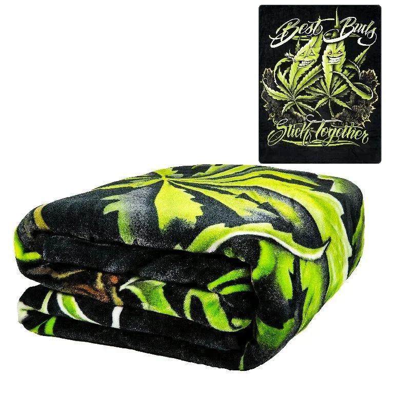 

Plush Throw Blanket - Best Buds - QUEEN BED 79\"x 95\" - Faux Fur Blanket For Beds, Sofa, Couch, Picnic, Camping