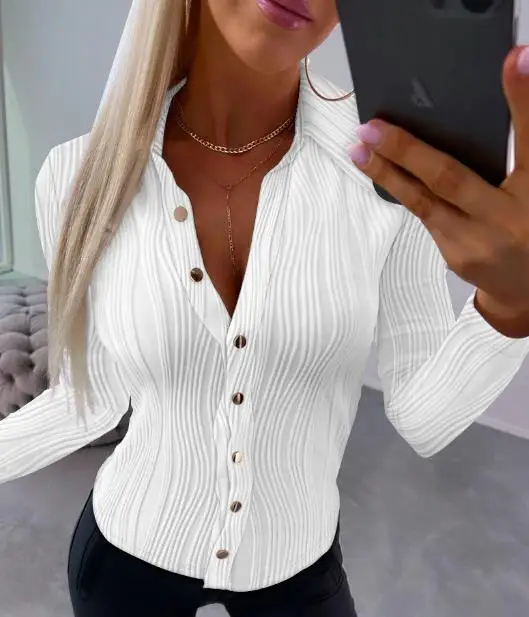 Женская рубашка с отложным воротником