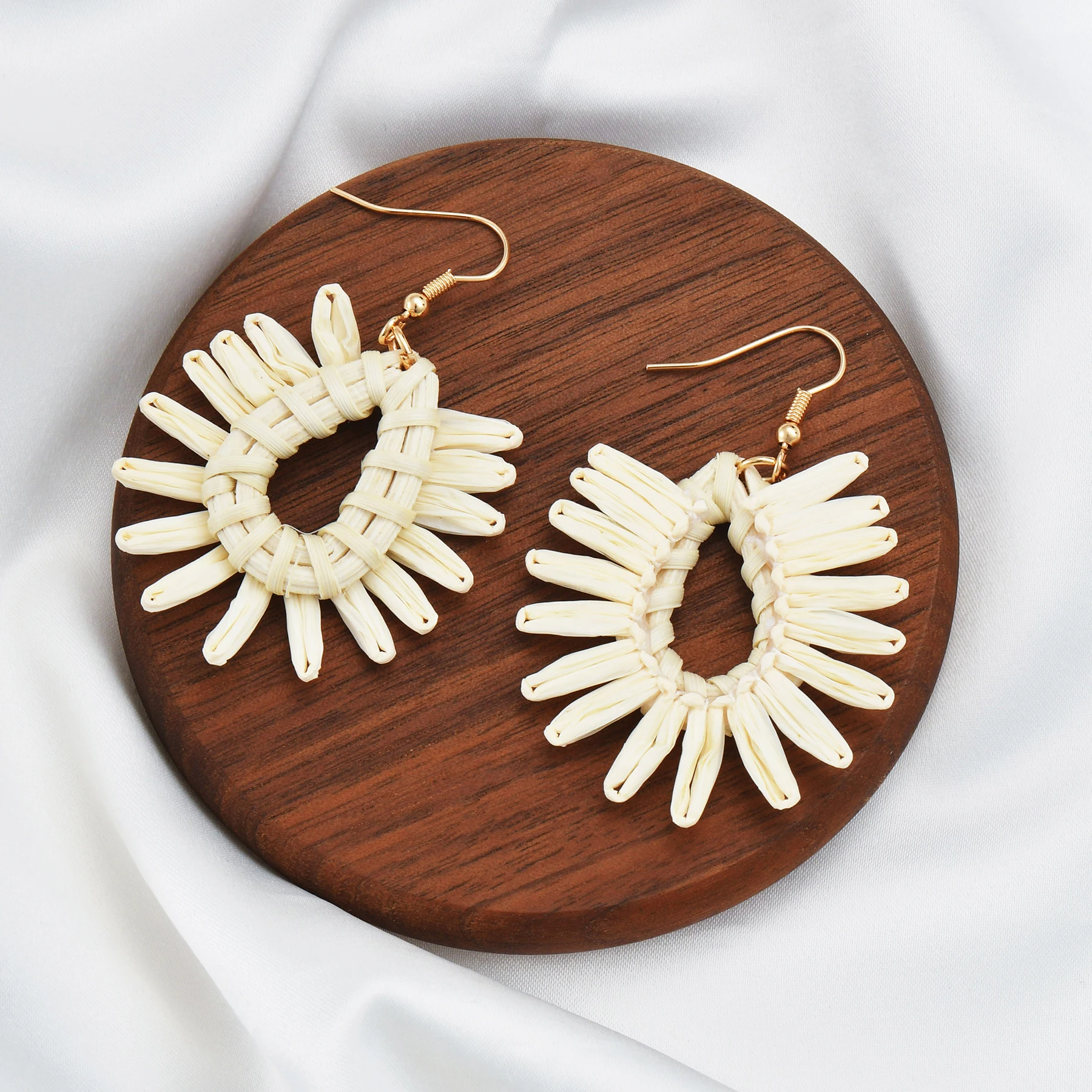 Женские плетеные серьги ручной работы из ротанга богемные геометрические в виде