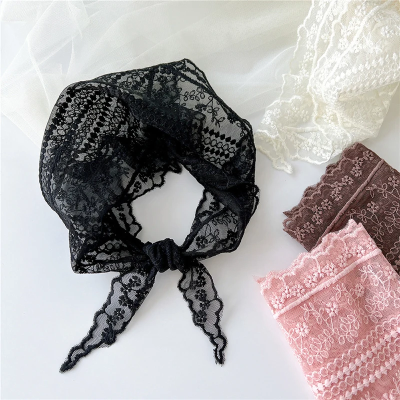 

Маленькая шаль с вышивкой, кружевной треугольный шарф с цветочной вышивкой, Женский вязаный крючком шейный шарф с цветком, однотонный головной шарф, Женская завязка для волос на запястье