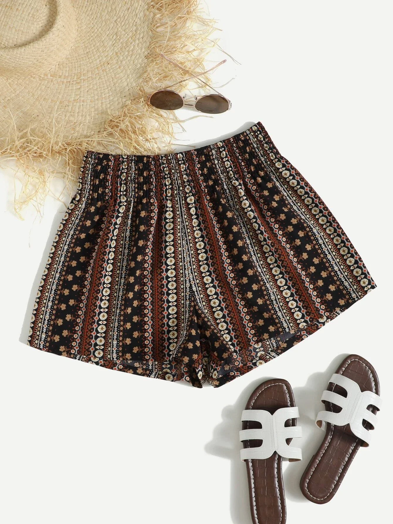 

Shirred Waist Floral Shorts