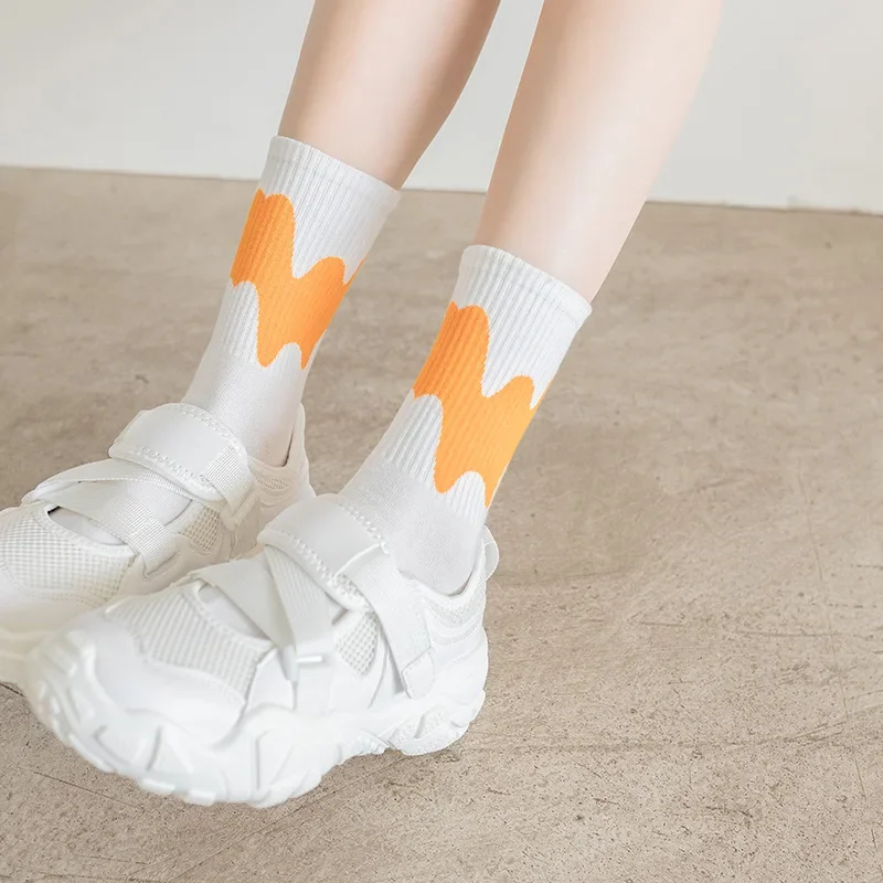 

2023 casual sports socks calcetines autumn winter hot ice cream color matching mid-tube socks fashion trend cotton female socks