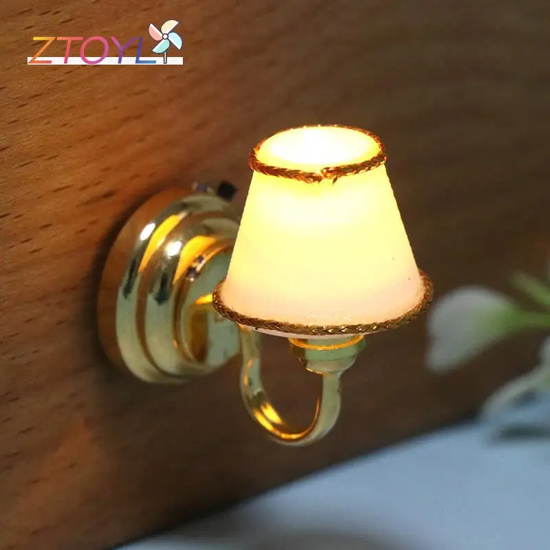 

1pc 1/12 Scale Dollhouse Accessories Miniature LED Wall Sconce Lamp, Battery Operated With ON/OFF Switch