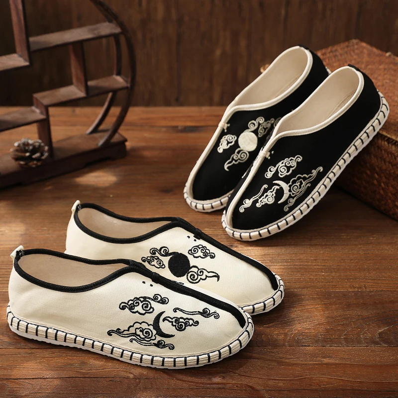 Chinese Style Men's Martial Arts Shoes Old Beijing Taoist Tai Chi Wing Chun Shifu Shoes Embroidery Wudang Shoes Master Shoes New