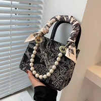 2022 brand new tote bag woven crossbody bag for women pearl chain shoulder bag lady luxury small square handbags and purses