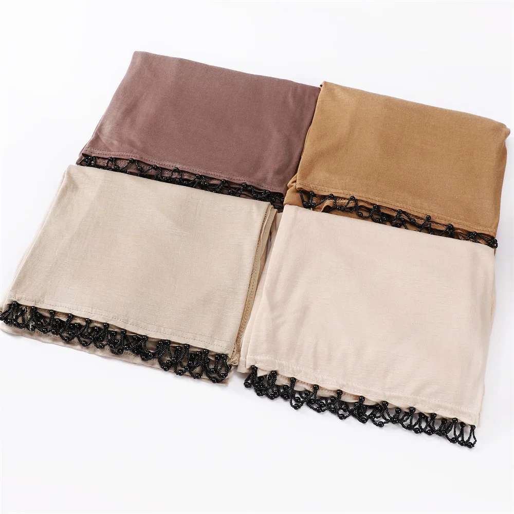 Рисунок 5 - Модный женский головной шарф