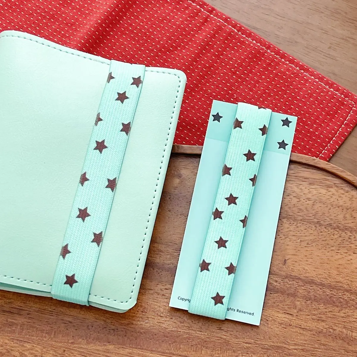 

Эластичная лента для блокнота A7/M5 с звездным принтом