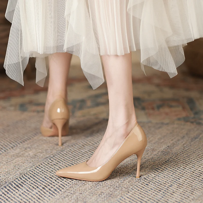 

Модные туфли из лакированной кожи на высоком каблуке, женская обувь на тонком высоком каблуке, свадебные туфли, привлекательные женские праздничные туфли с острым носком