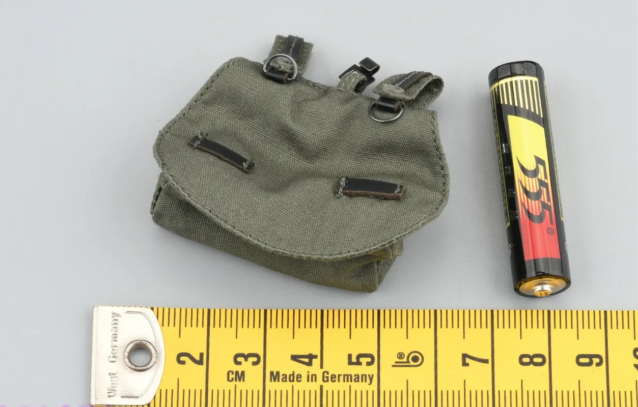

DID D80163 1/6 Soldier Bread Bag Model For 12'' Action Figure