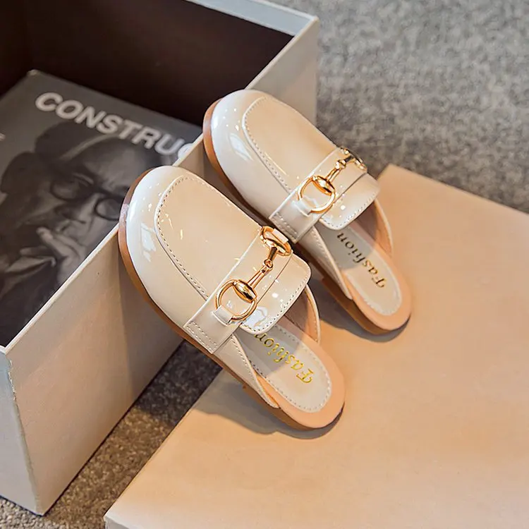 

2022 Girl Princess Flats Girls Metal Buckle 1-3 Year Old Child Semi-sandal Soft Bottom Solid Color Female Baby Girls Slippers