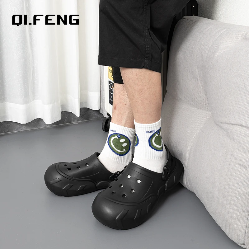 Сандалии с перфорацией для мужчин и женщин модные шлепанцы дома Легкая удобная