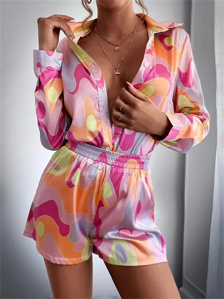 

2022 Summer Women’s Suit Pink Geometric Turn-down Collar Long Sleeve Shirt Elastic Waist Shorts Suits Female Casual Lady Clothes
