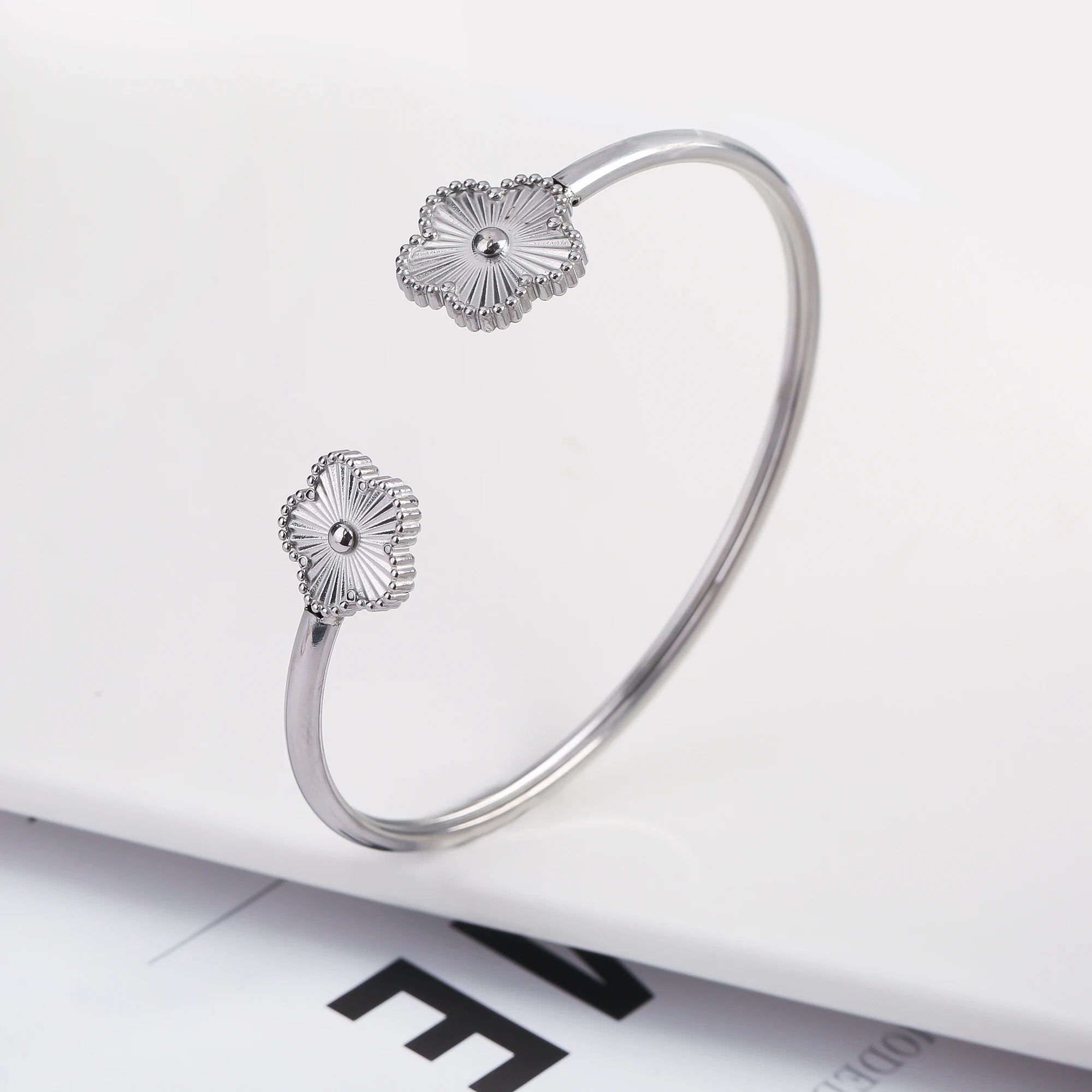 Женский новый дизайн высококачественный металлический браслет в виде цветка