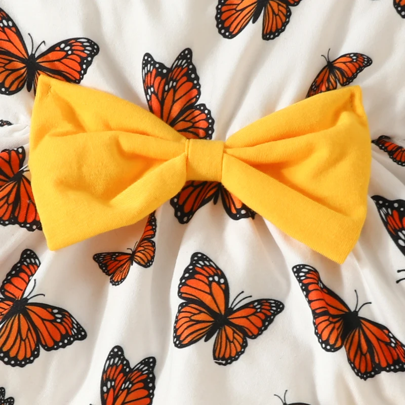 

3 предмета, рубашка с длинным рукавом и расклешенные брюки