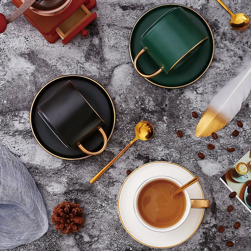 

Simple ceramic couple coffee cup dish tea set mack can be customized with spoon gifts.