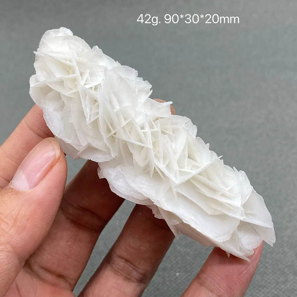 100% натуральный флуоресцентный кальцит с белыми хлопьями (флуоресцентный