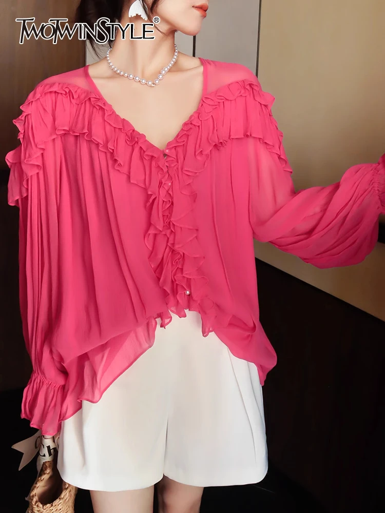 

Женская шифоновая блузка TWOTWINSTYLE, однотонная Лоскутная Блузка с v-образным вырезом и рукавом-бабочкой, модная одежда