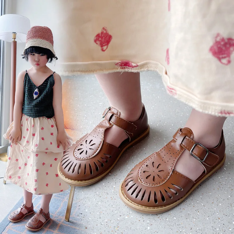 Girls Half Sandals 2023 Spring Summer British Style Children Beach Shoes Cut-outs Kids Flat Shoes Sandals 22-36 Princess Vintage