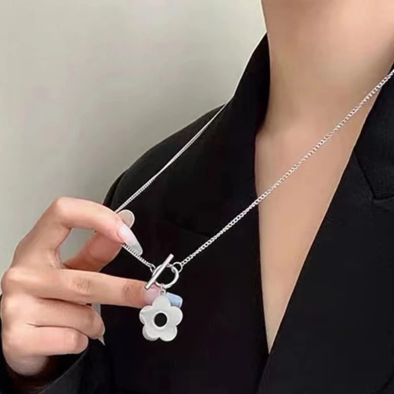 

VSnow Simple Hollow Out Metal Flower Pendant Necklace for Women Toggle Clasp Fashion Chain Party Necklace Jewelry Accessories