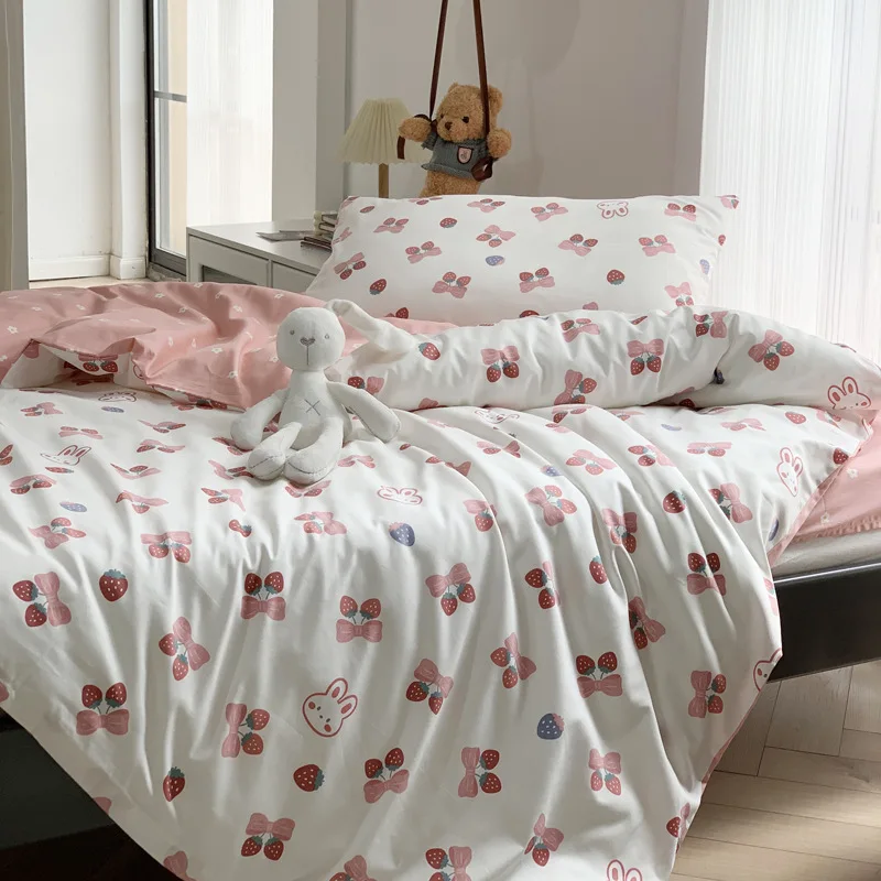 3 Piecs Baby Bedding Set 100% Cotton Duvet Cover 150x200cm Bed Sheet Pillowcase Strawberry Bear Printed All Seasons Bedding Set
