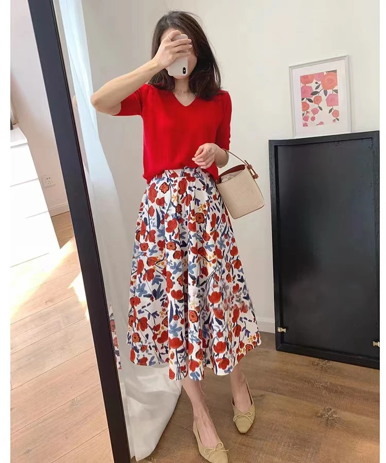 

Ladies Spring New Irregular Design, Red Floral Chiffon Skirt, Elegant, Simple, Generous, Girlish.