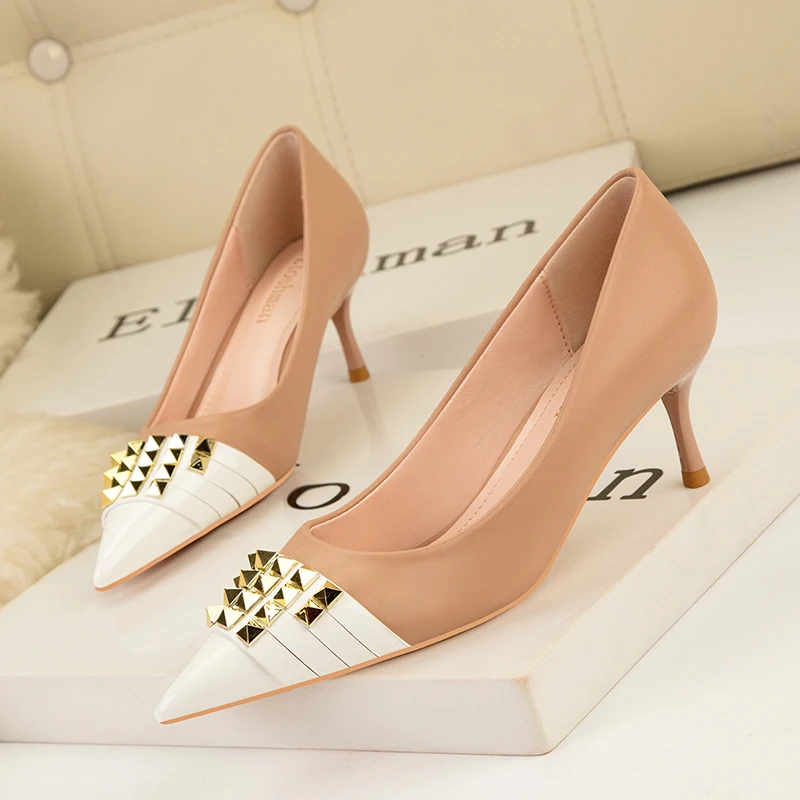 2022 Spring Luxury Women Designer Rivets Black Nude High Heels Sexy Rivets Club Heels Big Size Diamond Pointed Valentine Shoes