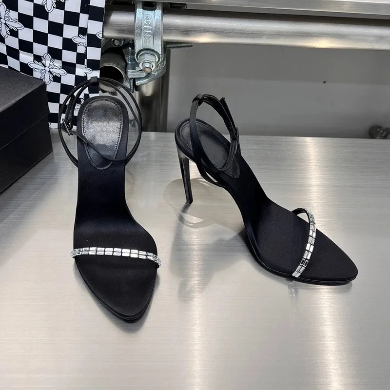 

Женские туфли-лодочки на шпильке, с открытым носком