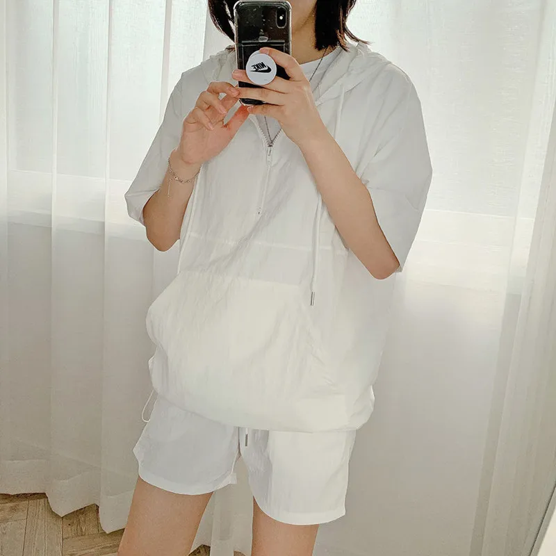 

Женский спортивный костюм для бега, летний свободный костюм из двух предметов с коротким рукавом и шортами, верхняя одежда в Корейском стил...