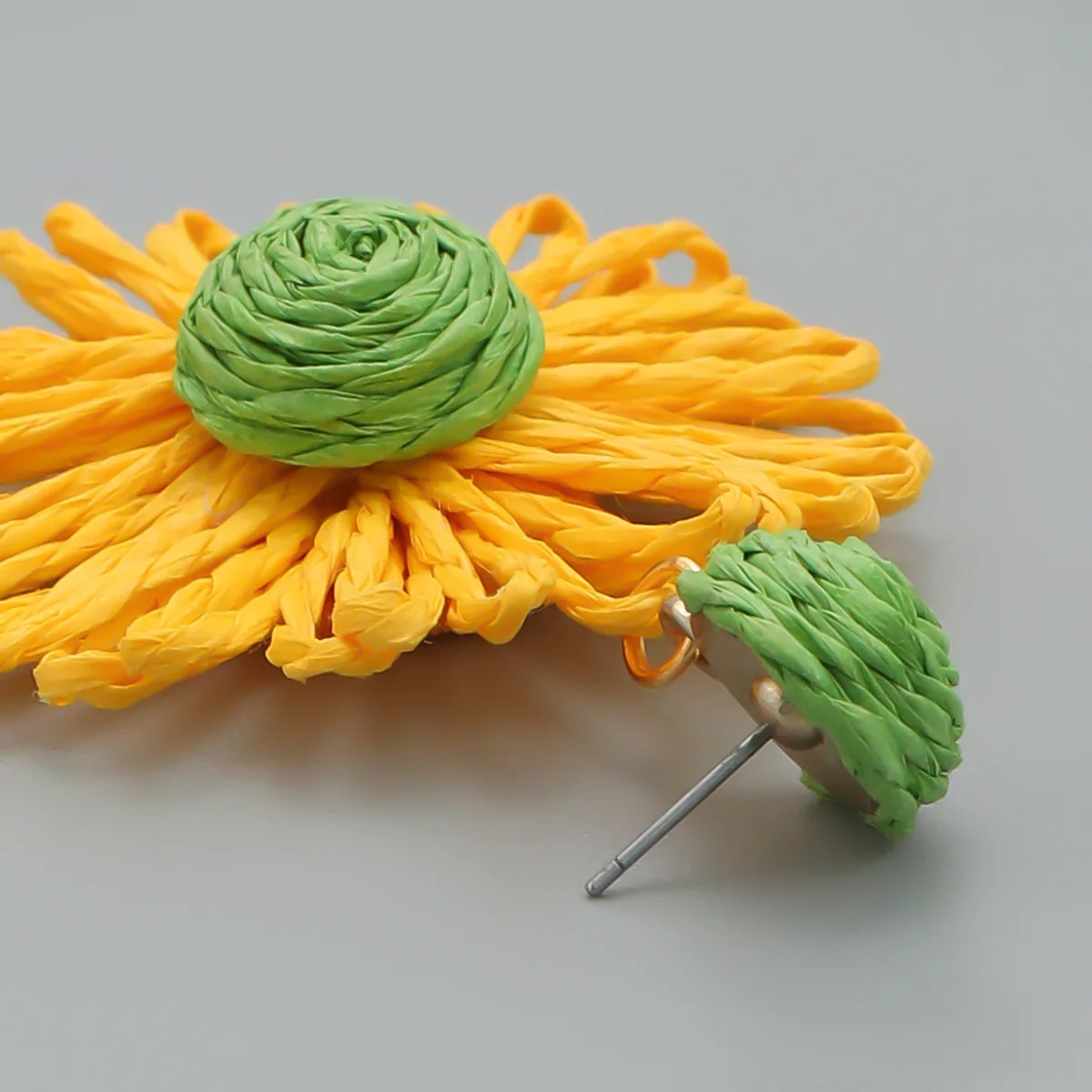 2023 Summer New Rattan Weaving Sun Flower Raffia Drop Earrings for Women Simple Holiday Party Jewelry Accessories