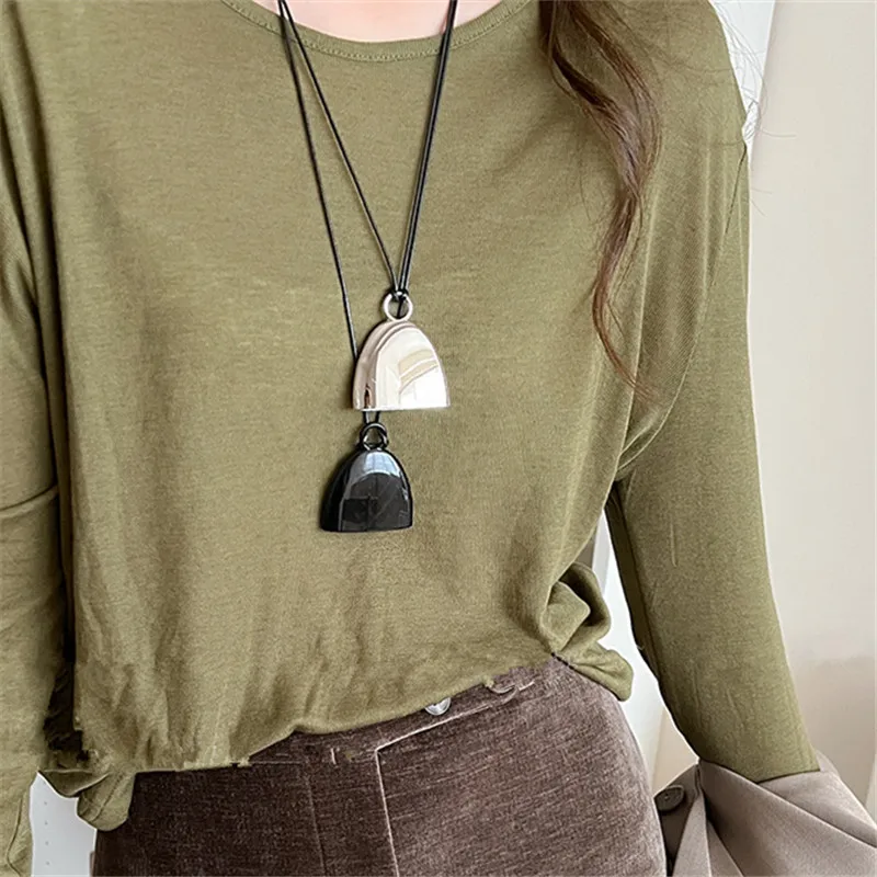 Женское длинное ожерелье с металлической цепочкой