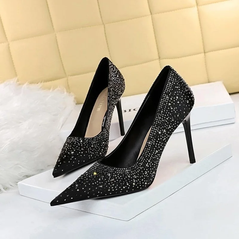 

High Heels with Diamonds Fashion Pointed Toe Stiletto Sandals Crystal Wedding Pumps for Women Shoes 2022 New Zapatos De Mujer