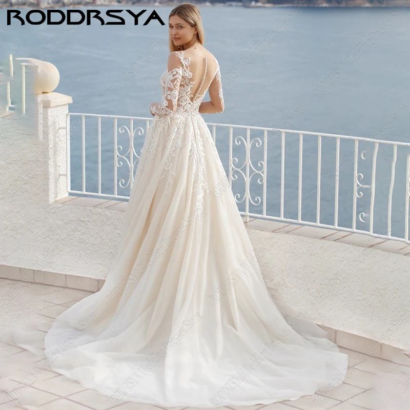 Рисунок 4 - Свадебное платье RODDRSYA с пуговицами