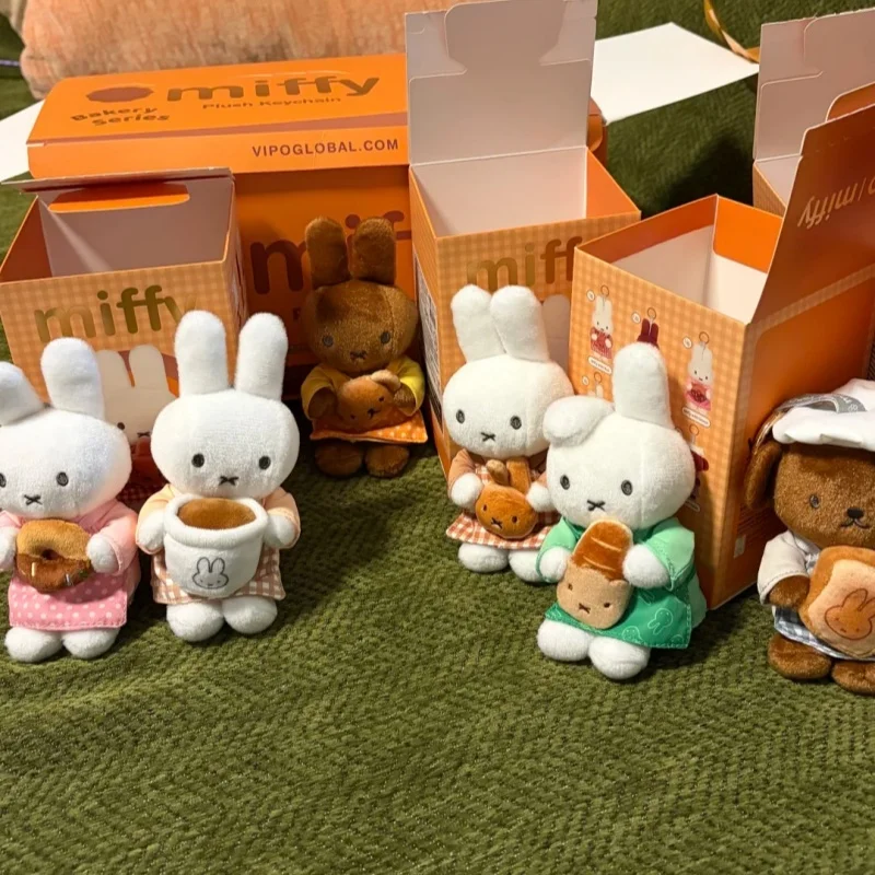 Плюшевый брелок Vipo X Miffy из официальной серии Bakery  Сюрприз-бокс с подвеской - Модная трендовая игрушка, подарок на день рождения для девочек (art.: 3920da4576e37) - 3920da4576e37