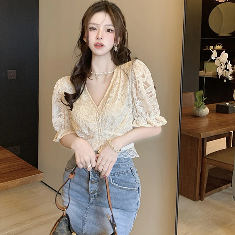 

BETHQUENOY Clothes For Women 2022 Vintage Apricot Lace Blouses Poleras Mujer Faux Pearl Button Up Crop Blouse Top Chemise Femme
