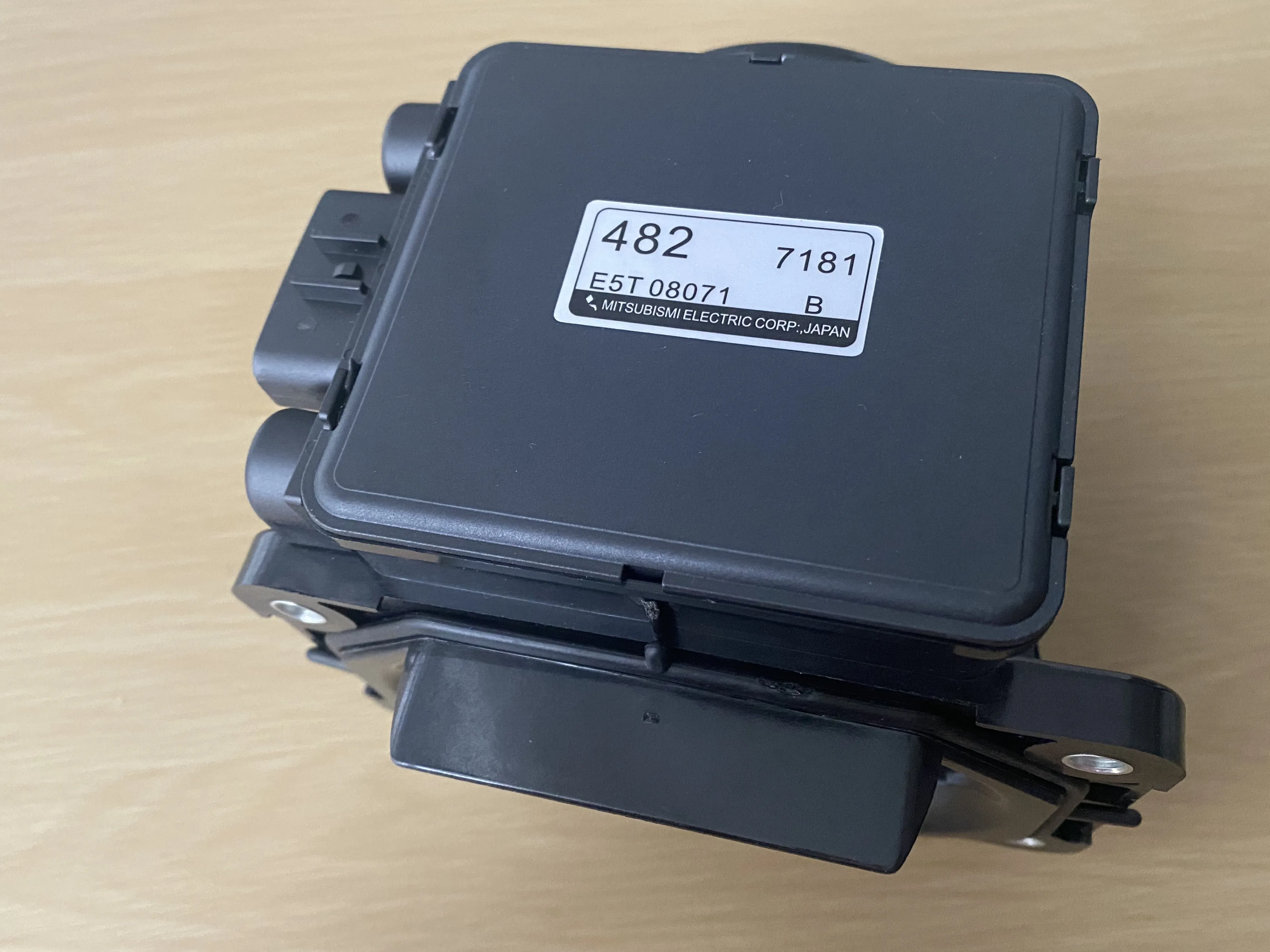 100% новый высококачественный датчик массового расхода воздуха MAF MD336482 для Mitsubishi