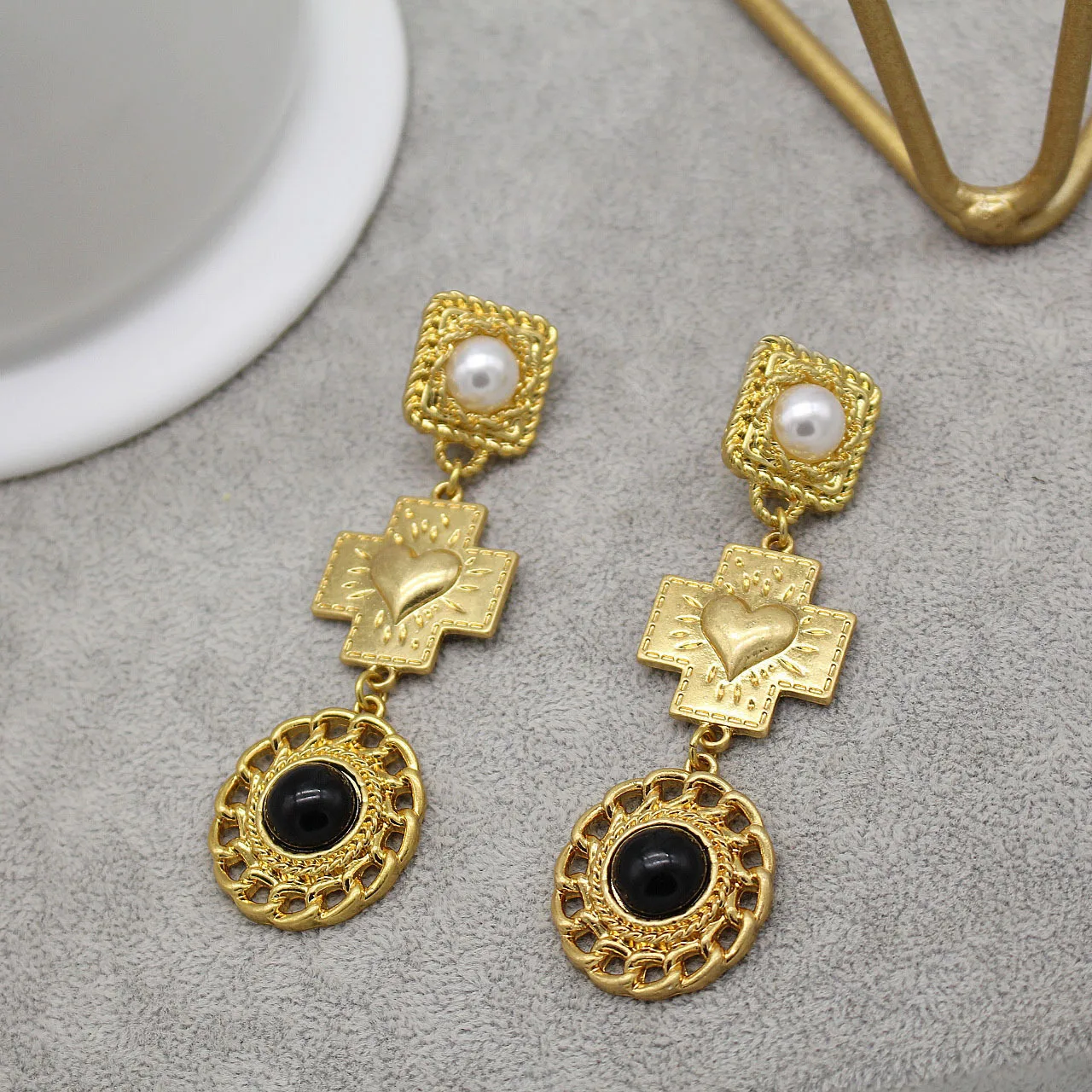 

French New Fashion Exaggerated Vintage Personality Design Women's Earrings Jewlery