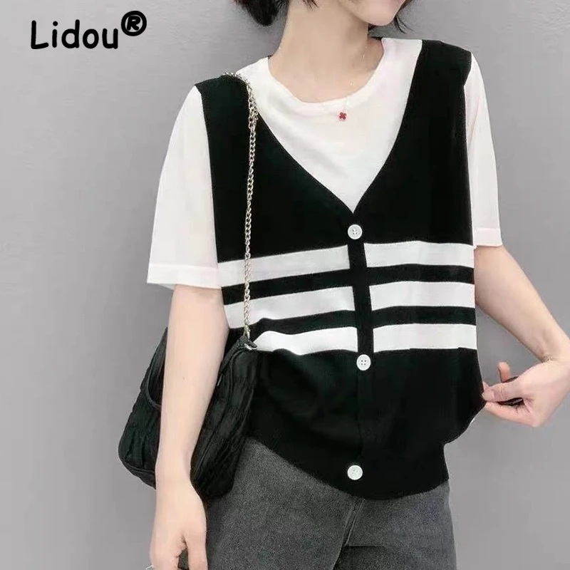 

Women Clothes Trend Fake Two T-Shirt Printing Striped Sweet Fresh All-match Lively V-neck Shirts Girls Knitting Thin Loose Tops