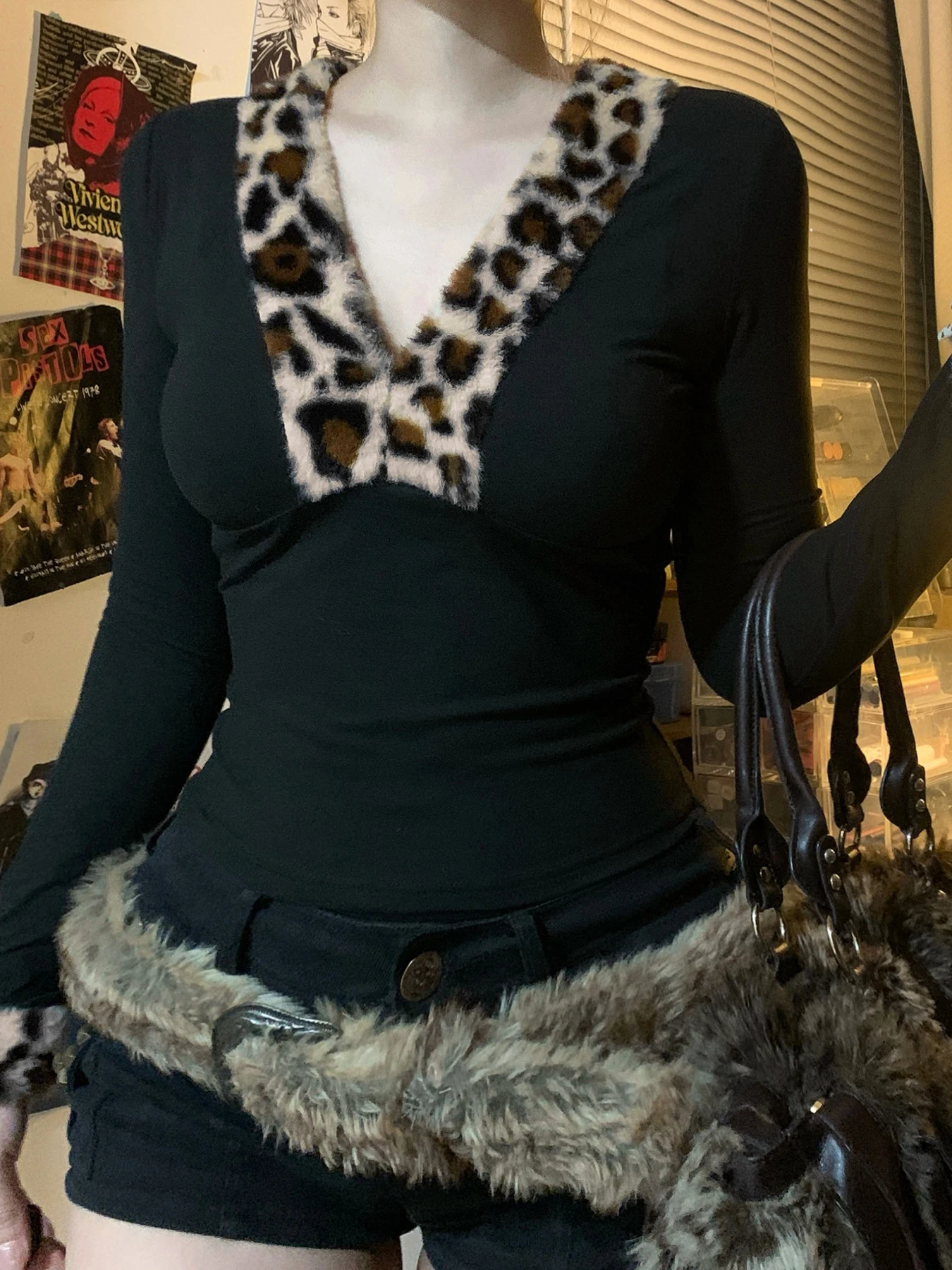 Sweetown черная леопардовая тонкая футболка с v-образным вырезом женская длинным