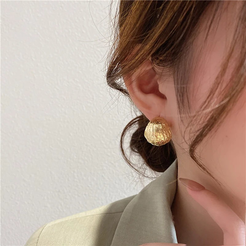 

Модные металлические серьги-гвоздики для женщин, винтажные полусферические серьги золотого цвета в стиле панк, свадебная бижутерия, подаро...