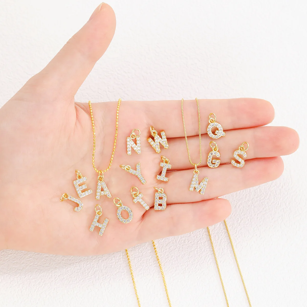 Ожерелье с подвеской в виде букв A-Z для женщин и мужчин колье из нержавеющей стали