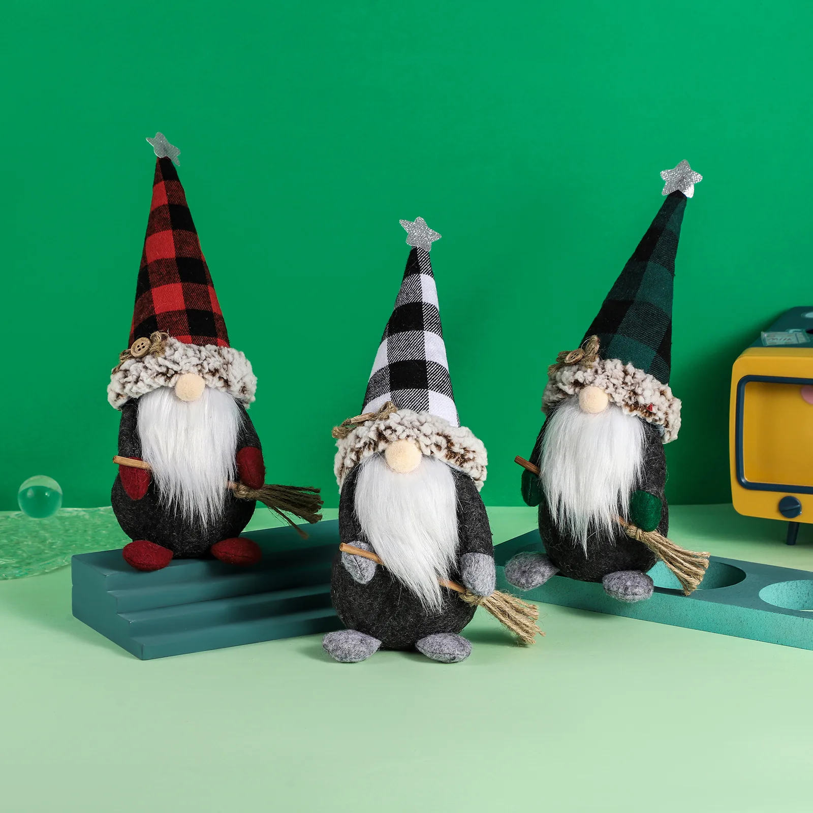 

Christmas Hand Holding Broom Plaid Hat Faceless Gnome Santa 2023 New Home Gifts Ornaments Party Supplies Tulip Rudolph Doll